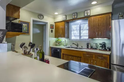 2069 Elmira Dr, Redding, CA 96001 photo 5