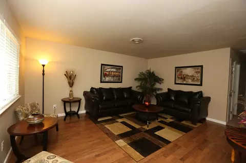 2517 Wilson Ave, Redding, CA 96002 photo 2