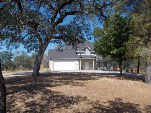 11818 Jack Pine Ln, Bella Vista, CA 96008 photo 4
