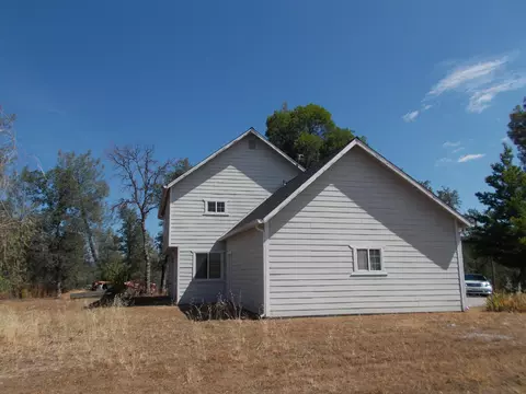 11818 Jack Pine Ln, Bella Vista, CA 96008 photo 1