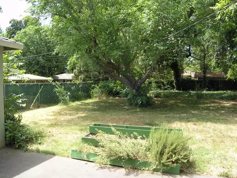 786 Coronado St, Redding, CA 96003 photo 16