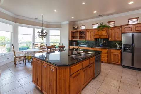 2150 Tradition Way, Redding, CA 96001 photo 4