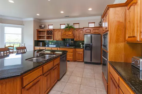 2150 Tradition Way, Redding, CA 96001 photo 6