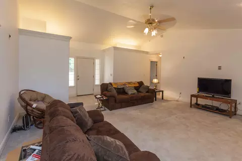 4906 Bidwell Rd, Redding, CA 96001 photo 2