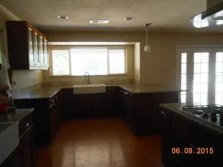 4975 Saratoga Dr, Redding, CA 96002 photo 6