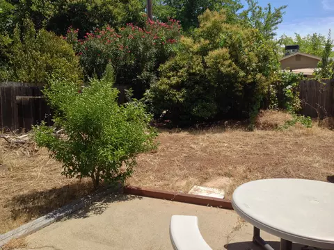 2439 Celestial St, Redding, CA 96002 photo 3