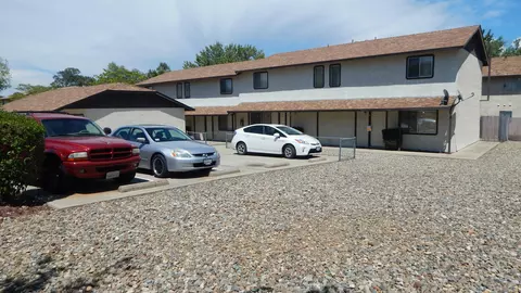 3325 Magnums Way, Redding, CA 96003 photo 2