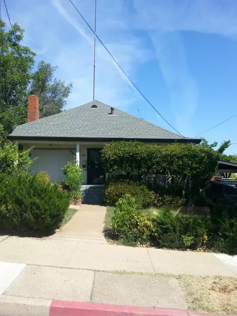 1856 Gold St, Redding, CA 96001 photo 1