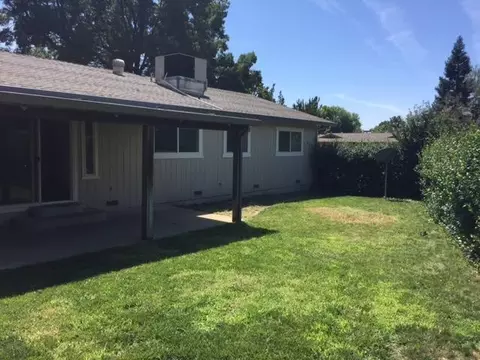 321 Newport Dr, Redding, CA 96001 photo 2