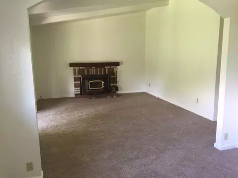 321 Newport Dr, Redding, CA 96001 photo 10
