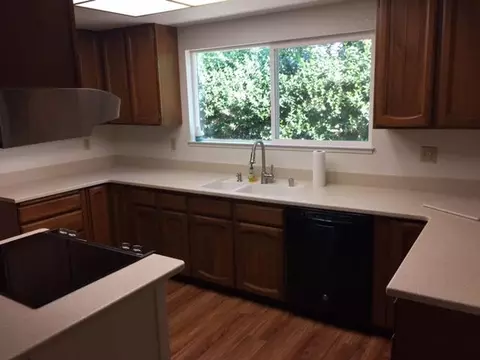 321 Newport Dr, Redding, CA 96001 photo 9