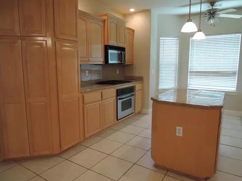 607 Reddington Dr, Redding, CA 96003 photo 4