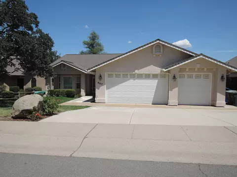 607 Reddington Dr, Redding, CA 96003 photo 1