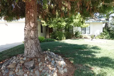 5798 Beaumont Dr, Redding, CA 96003 photo 3