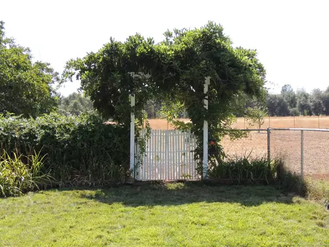 5150 Bo Peep Ln, Redding, CA 96002 photo 24