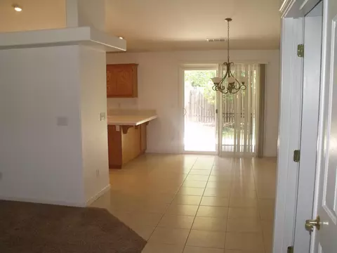 2897 Newbury Ln, Redding, CA 96002 photo 4