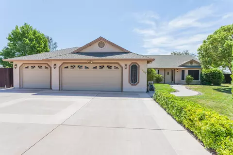 2807 Foxglove Ln, Redding, CA 96001 photo 1