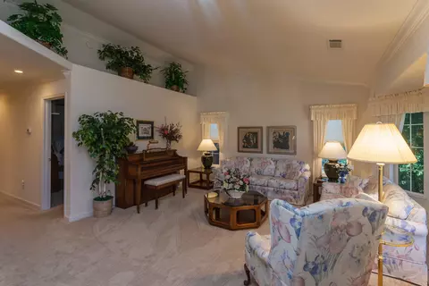 2807 Foxglove Ln, Redding, CA 96001 photo 4