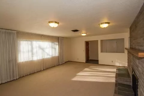 3295 Inverness St, Redding, CA 96002 photo 7
