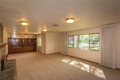 3295 Inverness St, Redding, CA 96002 photo 8