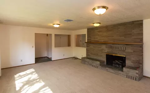 3295 Inverness St, Redding, CA 96002 photo 12
