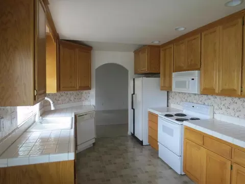 646 Volcano View Trl, Redding, CA 96003 photo 5