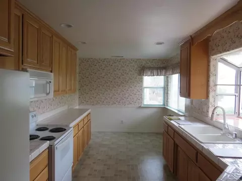 646 Volcano View Trl, Redding, CA 96003 photo 6