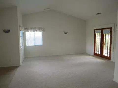646 Volcano View Trl, Redding, CA 96003 photo 4