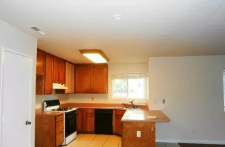 2698 Ely Ln, Redding, CA 96001 photo 2