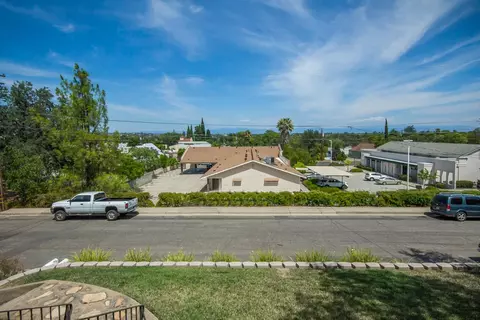 2160 Terrace St, Redding, CA 96001 photo 3