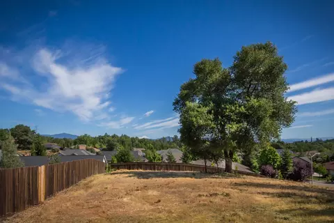 1875 Lakeside Dr, Redding, CA 96001 photo 3