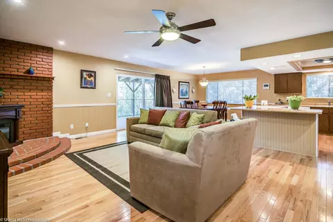 4634 Castle Ct, Redding, CA 96001 photo 5