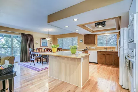 4634 Castle Ct, Redding, CA 96001 photo 6