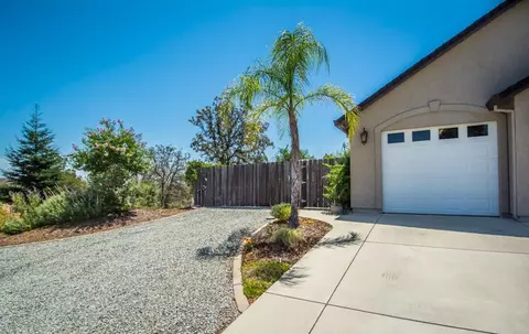 3363 Old Lantern Dr, Redding, CA 96003 photo 3