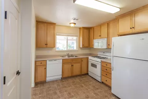 4415 Melody Ln, Redding, CA 96001 photo 8