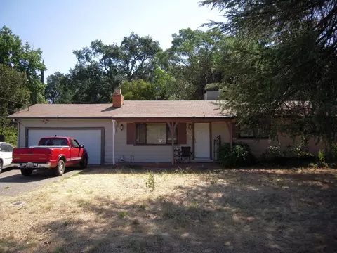 3638 Sacramento Dr, Redding, CA 96001 photo 2
