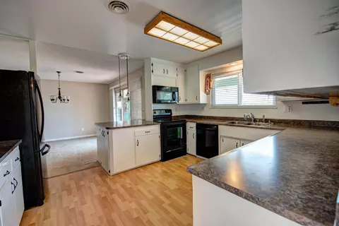3340 Oakwood Pl, Redding, CA 96001 photo 8