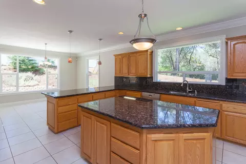 10320 White Star Dr, Redding, CA 96001 photo 13