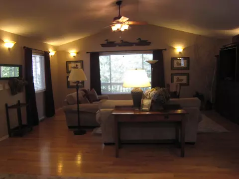 1390 Lakeside Dr, Redding, CA 96001 photo 3