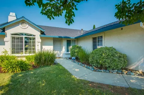 3920 Meadow Oak Way, Redding, CA 96002 photo 1
