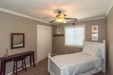 3920 Meadow Oak Way, Redding, CA 96002 photo 17