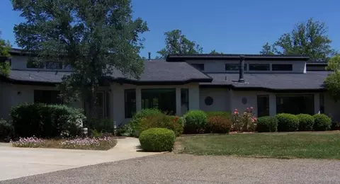 8644 Whispering Oaks Rd, Redding, CA 96002 photo 1
