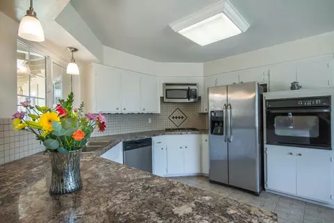 2014 Glengary Dr, Redding, CA 96001 photo 2