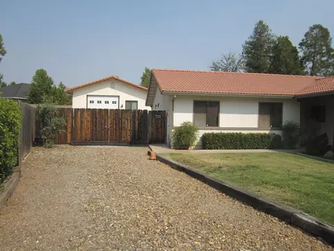 1438 Casa Vereda Way, Redding, CA 96003 photo 2