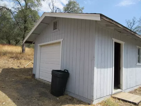 21699 Elk Trl, Redding, CA 96003 photo 11