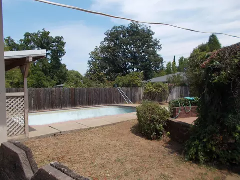 2774 Bonnyview Rd, Redding, CA 96001 photo 8