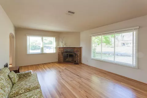 1055 Redbud Dr, Redding, CA 96001 photo 5