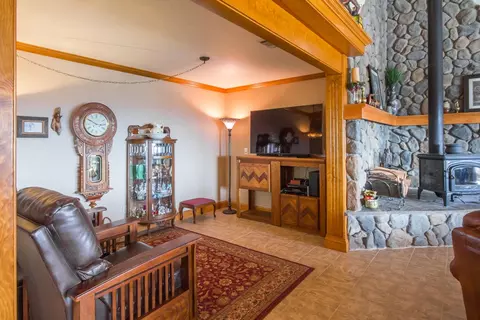 13835 Green Mountain Trl, Redding, CA 96003 photo 2