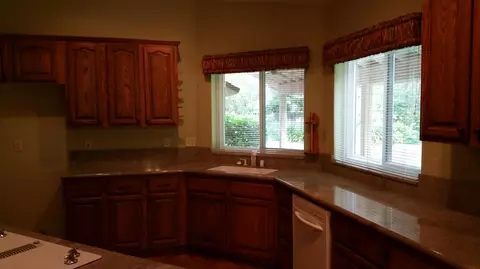 4480 Brittany Dr, Redding, CA 96002 photo 8