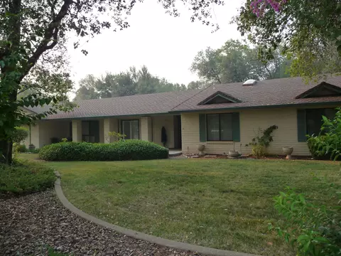 2526 Phil Ct, Redding, CA 96002 photo 2